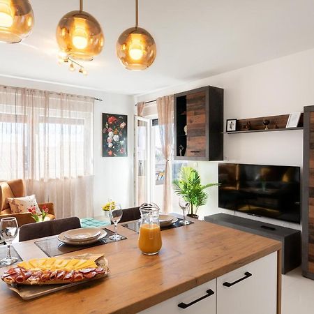 Sunny Island Apartment Trogir Dış mekan fotoğraf