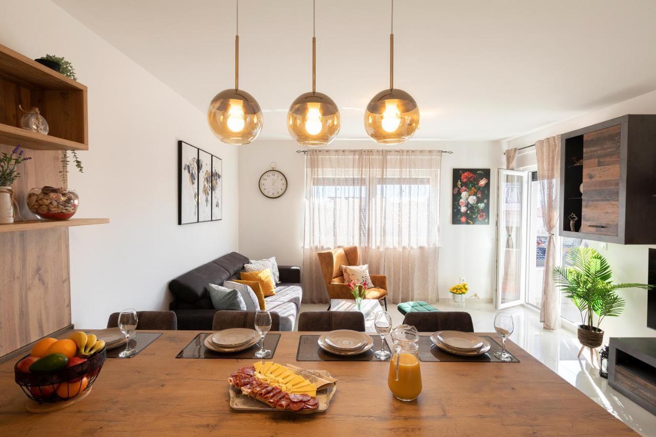 Sunny Island Apartment Trogir Dış mekan fotoğraf