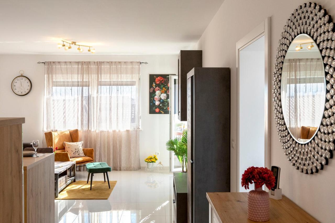 Sunny Island Apartment Trogir Dış mekan fotoğraf